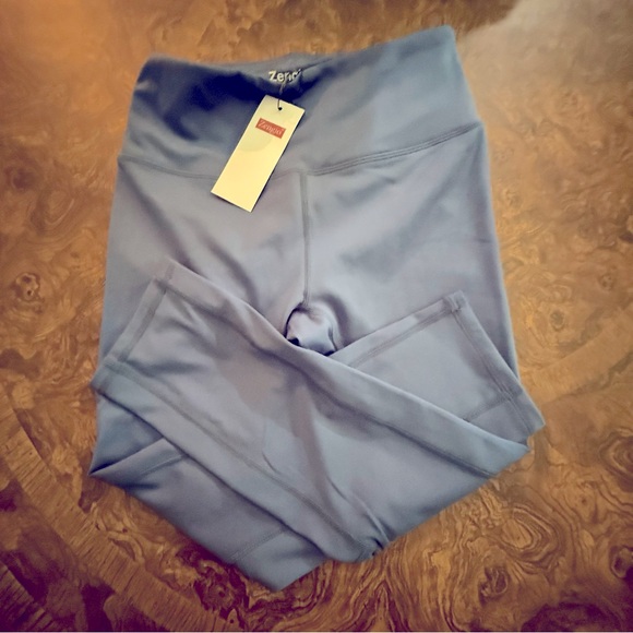 Zengjo NWT XS 9” Rise  Cropped Leggings in Navy - Picture 1 of 3